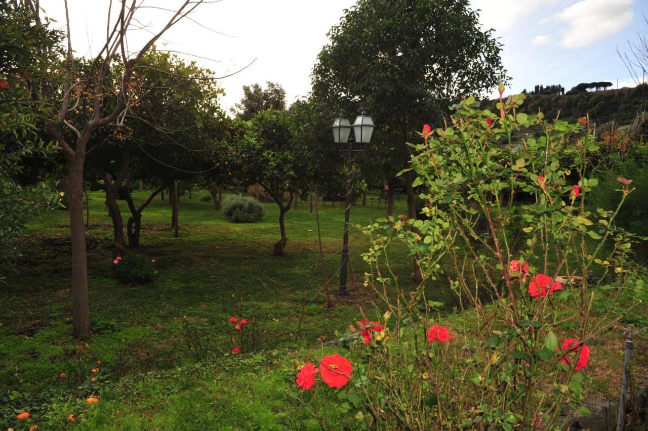 Tenuta Santa Tecla Ачиреале Екстериор снимка